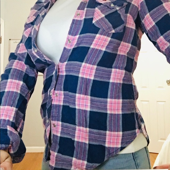 💕PLAD BUTTON UP💙 - Picture 8 of 8